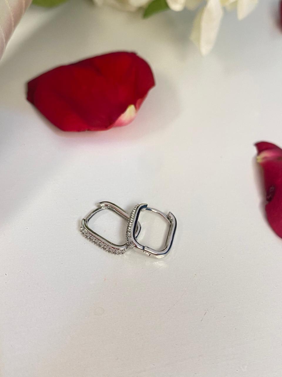 Brinco Pequeno Prata Argola Quadrado Com Micro Zircônia